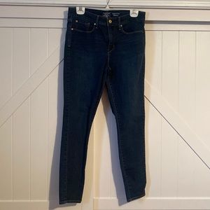 Signature by Levi Strauss & Co. Gold Label Women's Totally Shaping Skinny Jeans